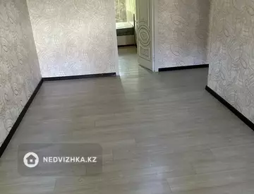 3-комнатная квартира, этаж 2 из 5, 60 м², миниатюра 1