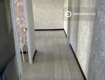 3-комнатная квартира, этаж 2 из 5, 60 м², миниатюра 2