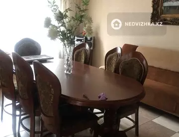 12-комнатный дом, 5.5 соток, 296 м²