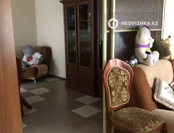 12-бөлмелі үй, 5.5 соттық, 296 м², 8-нобай