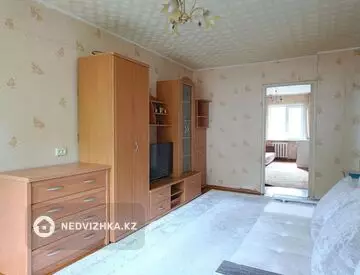 2-комнатная квартира, этаж 1 из 5, 45 м², миниатюра 2