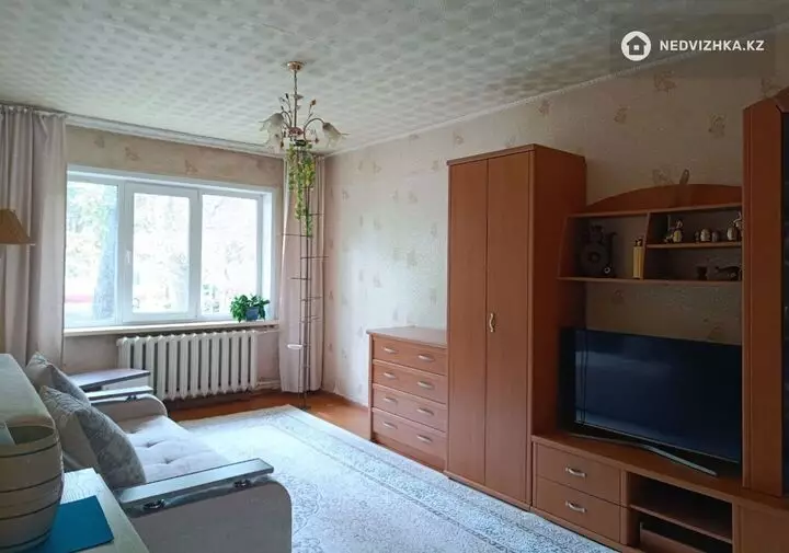 2-комнатная квартира, этаж 1 из 5, 45 м², фотография 3