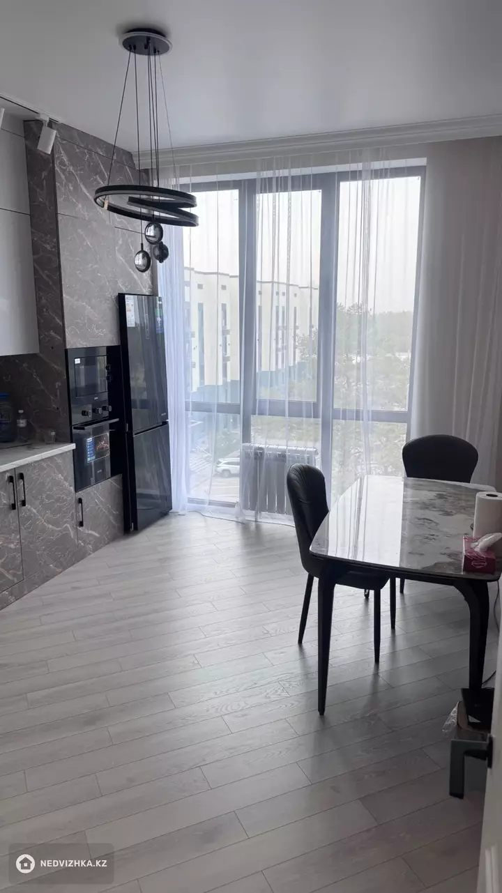 2-комнатная квартира, этаж 4 из 5, 71 м², На длительный срок