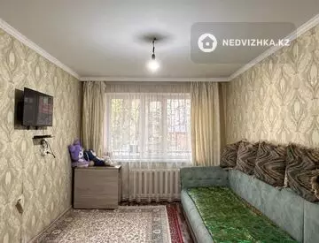 2-комнатная квартира, этаж 1 из 5, 44 м², миниатюра 2