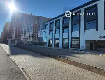 3-комнатная квартира, этаж 9 из 18, 90 м², миниатюра 12