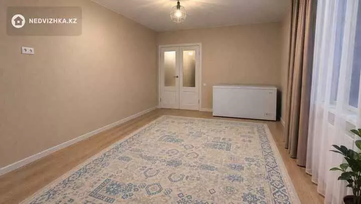 3-комнатная квартира, этаж 9 из 18, 90 м², фотография 5