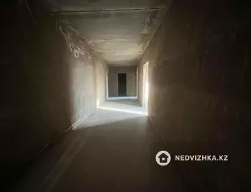 3-комнатная квартира, этаж 9 из 10, 141 м², миниатюра 2