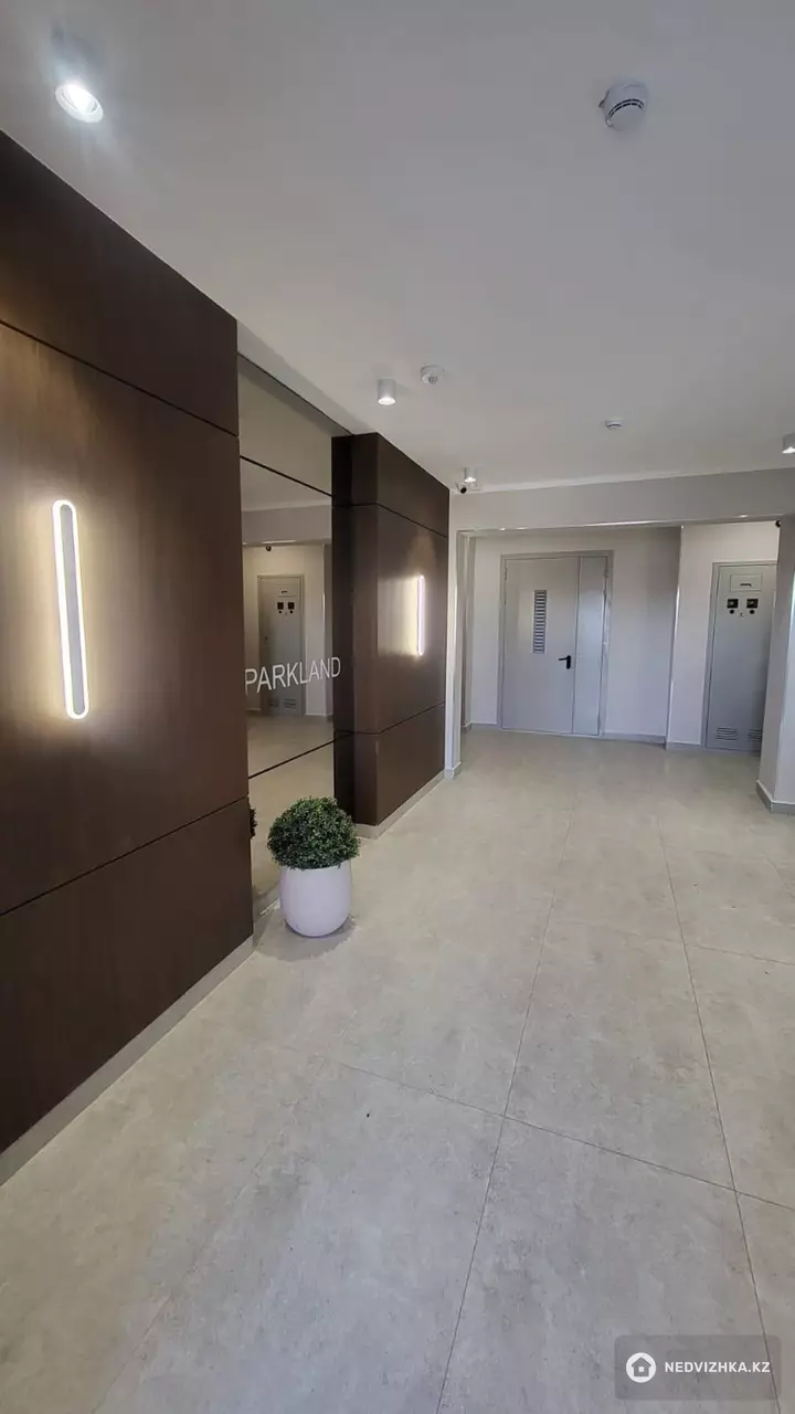 3-комнатная квартира, этаж 9 из 18, 90 м², фотография 3