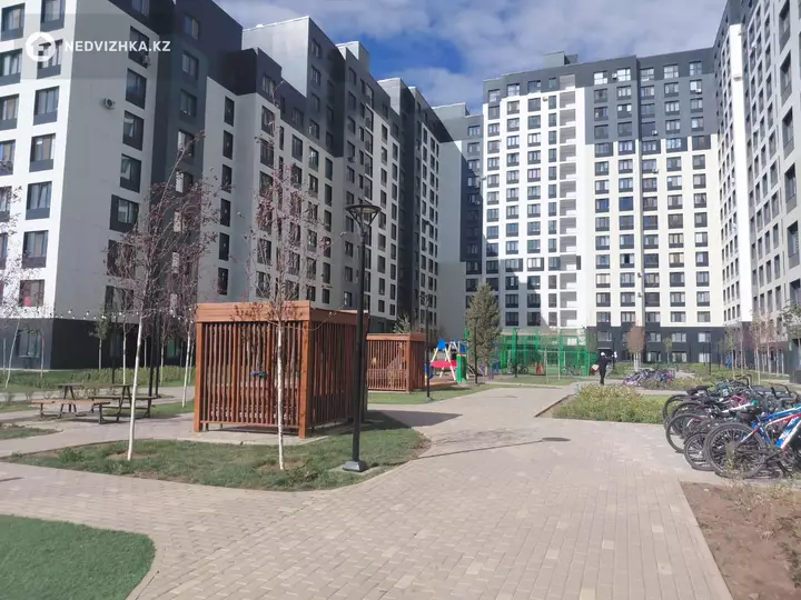 3-комнатная квартира, этаж 9 из 18, 90 м²