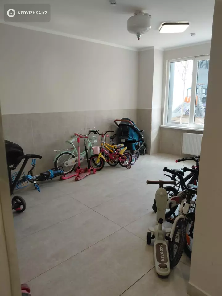 3-комнатная квартира, этаж 9 из 18, 90 м², фотография 2