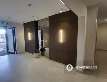 3-комнатная квартира, этаж 9 из 18, 90 м², миниатюра 4