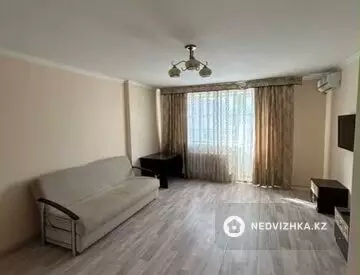 1-комнатная квартира, этаж 15 из 15, 48 м², На длительный срок