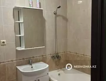1-комнатная квартира, этаж 15 из 15, 48 м², На длительный срок