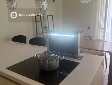 4-комнатная квартира, этаж 13 из 17, 105 м², На длительный срок