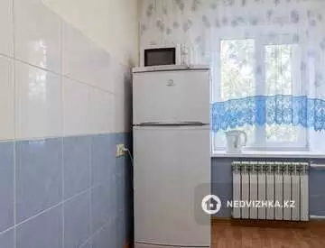 1-комнатная квартира, этаж 2 из 5, 45 м², Посуточно, миниатюра 6