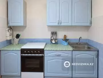 1-комнатная квартира, этаж 2 из 5, 45 м², Посуточно, миниатюра 7