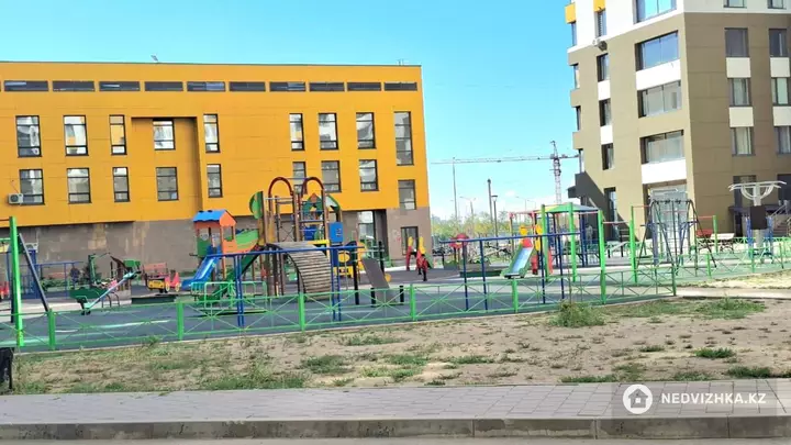 1-комнатная квартира, этаж 13 из 23, 38 м², фотография 2
