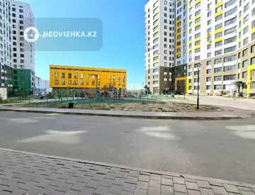 1-комнатная квартира, этаж 13 из 23, 38 м², миниатюра 3