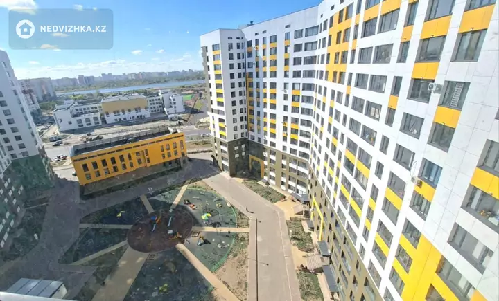 1-комнатная квартира, этаж 13 из 23, 38 м², фотография 4