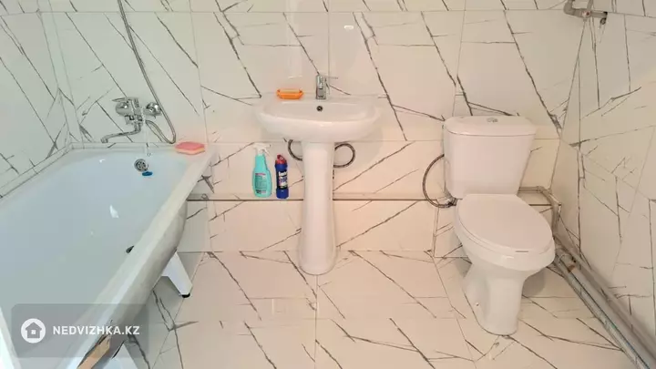 1-комнатная квартира, этаж 13 из 23, 38 м², фотография 5