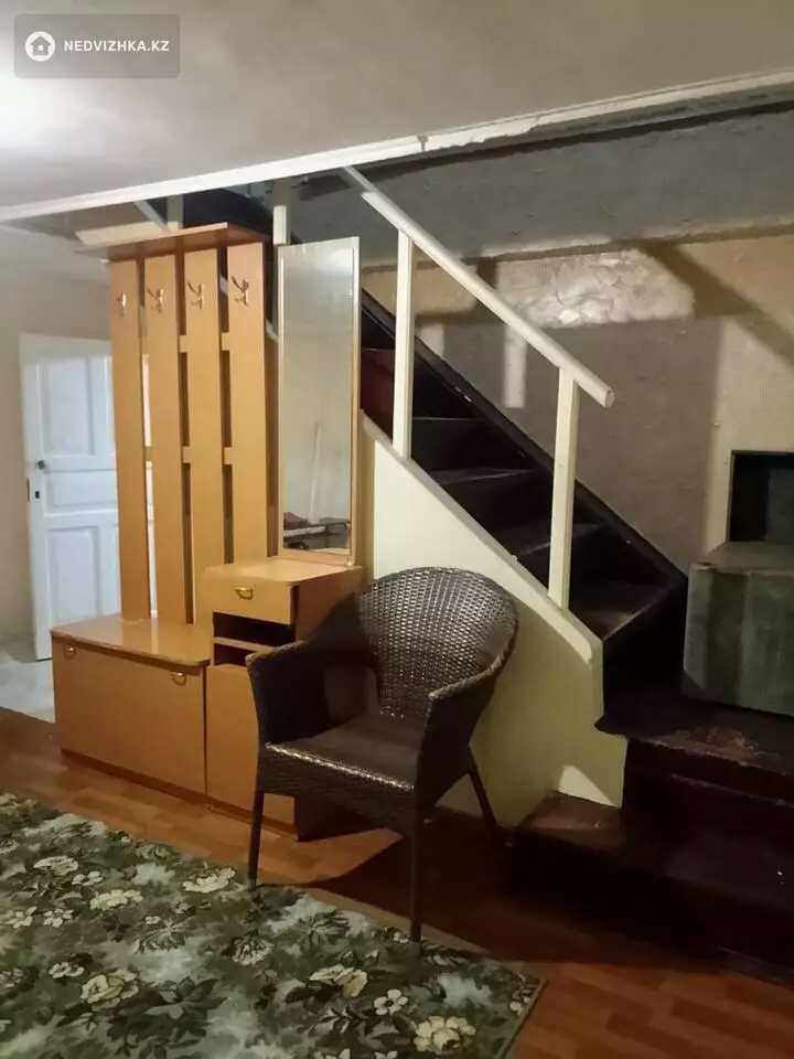 8-комнатный дом, 6 соток, 377 м², фотография 2