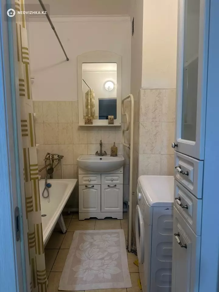 3-комнатная квартира, этаж 5 из 5, 90 м², На длительный срок, фотография 2