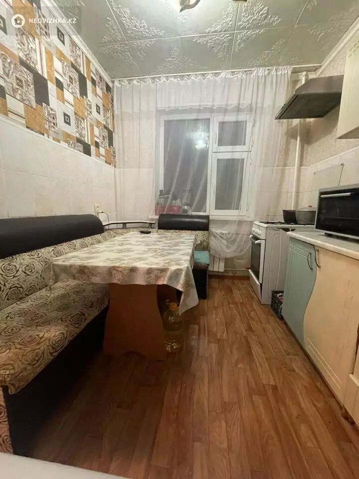 4-комнатная квартира, этаж 4 из 5, 78 м², фотография 2