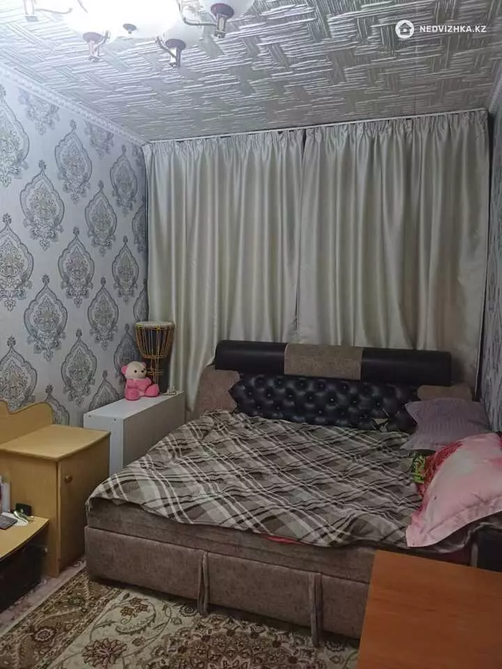 4-комнатная квартира, этаж 4 из 5, 78 м², фотография 3