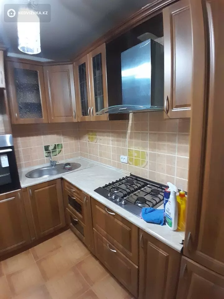 2-комнатная квартира, этаж 4 из 5, 46 м², На длительный срок, фотография 2