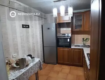 2-комнатная квартира, этаж 4 из 5, 46 м², На длительный срок