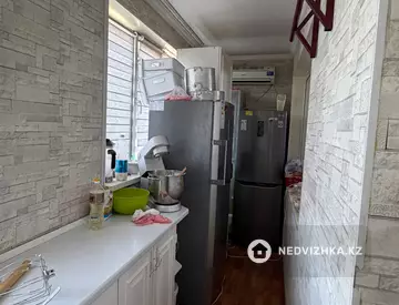 3-комнатная квартира, этаж 4 из 5, 74 м², миниатюра 12