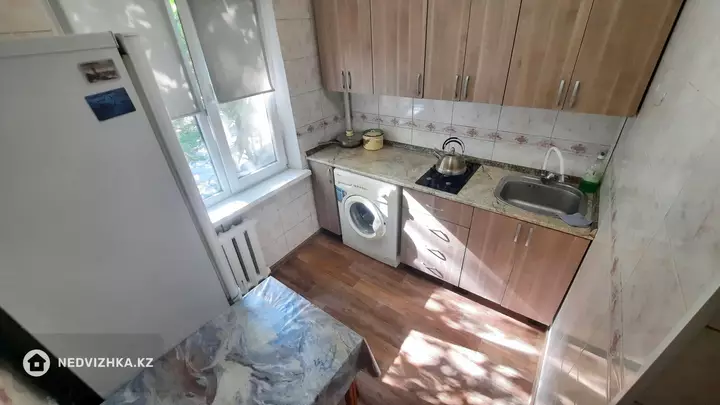 2-комнатная квартира, этаж 3 из 5, 50 м², фотография 2