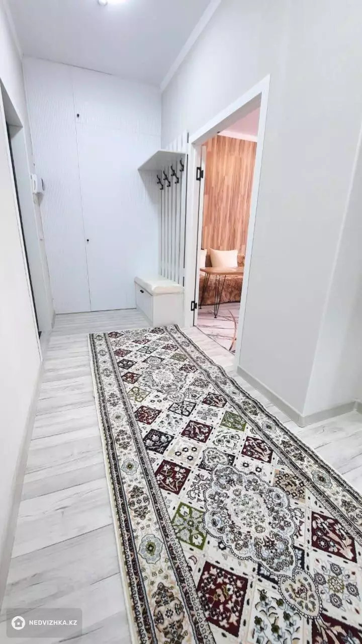 1-комнатная квартира, этаж 3 из 12, 47 м², Посуточно, фотография 4