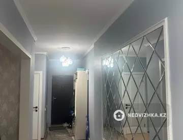 3-комнатная квартира, этаж 9 из 9, 80 м²