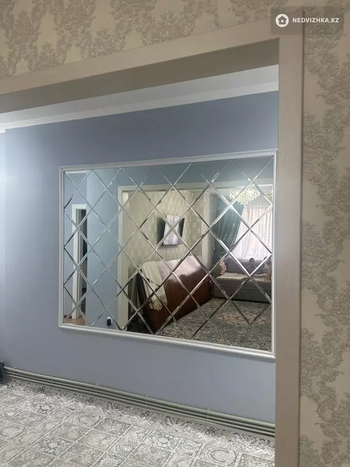 3-комнатная квартира, этаж 9 из 9, 80 м², фотография 2