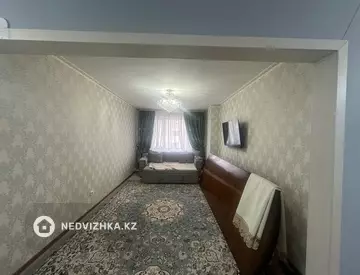 3-комнатная квартира, этаж 9 из 9, 80 м²