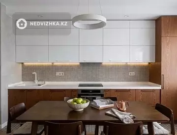 3-комнатная квартира, этаж 8 из 9, 90 м²