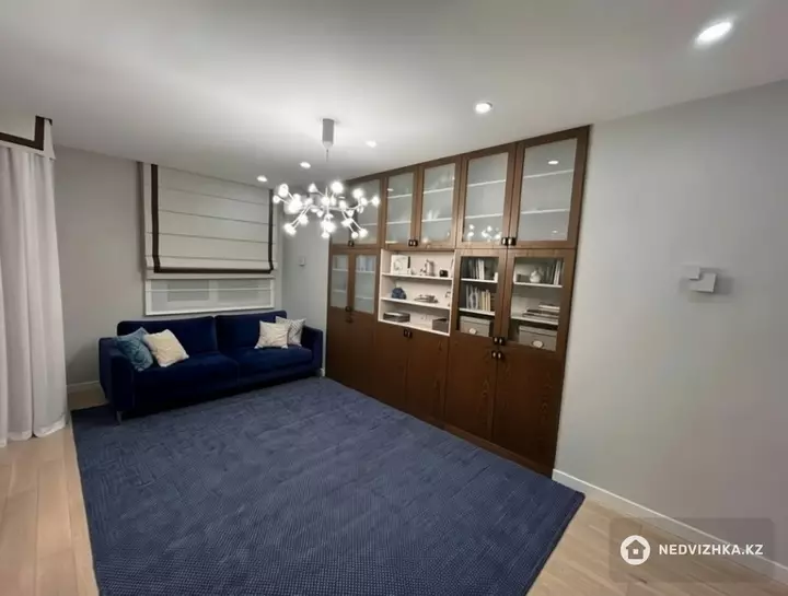 3-комнатная квартира, этаж 8 из 9, 94 м², фотография 5