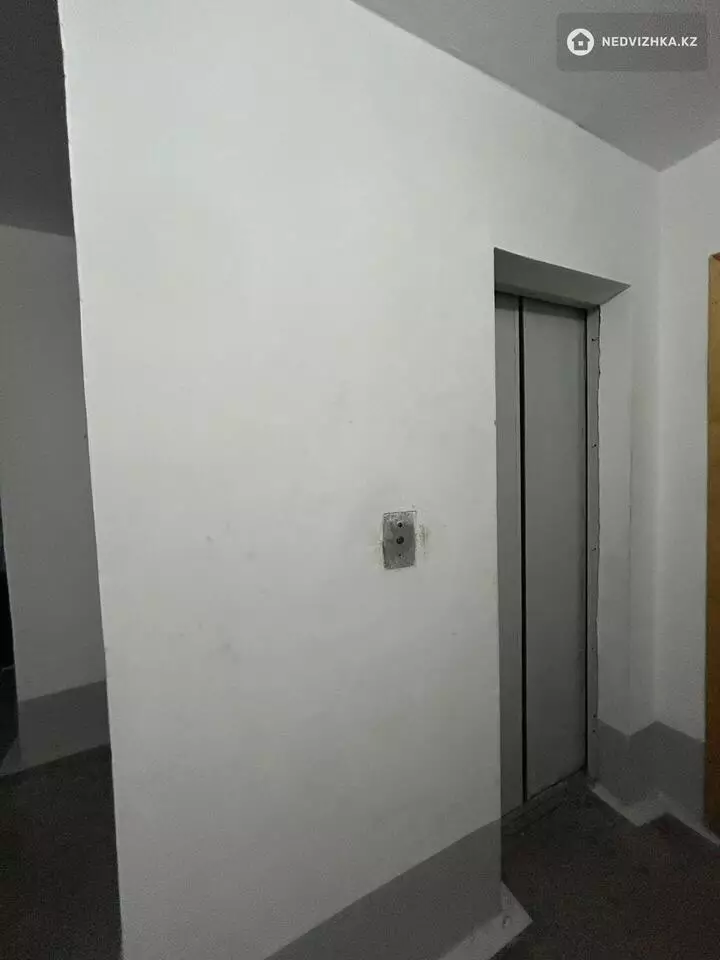 1-комнатная квартира, этаж 10 из 10, 38 м², фотография 3