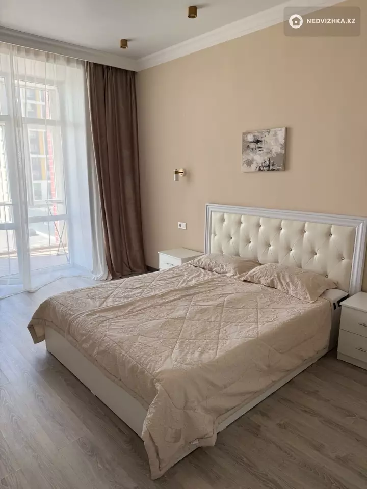2-комнатная квартира, этаж 4 из 10, 67 м², фотография 3