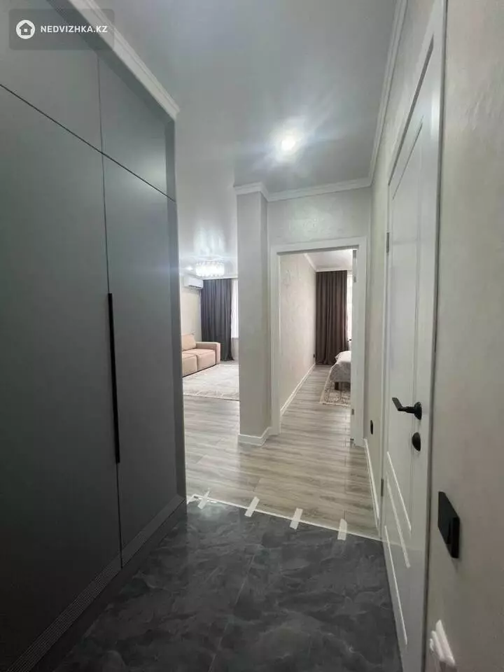 2-комнатная квартира, этаж 14 из 15, 52 м², На длительный срок, фотография 3