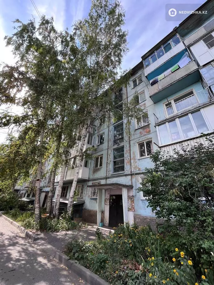 2-комнатная квартира, этаж 3 из 5, 48 м²