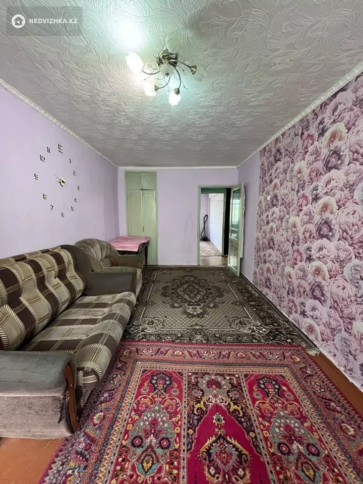2-комнатная квартира, этаж 3 из 5, 48 м², фотография 3