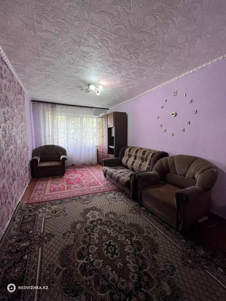 2-комнатная квартира, этаж 3 из 5, 48 м², фотография 4