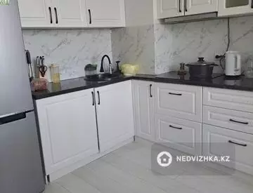 2-комнатная квартира, этаж 9 из 10, 56 м², миниатюра 1