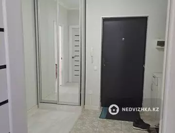 2-комнатная квартира, этаж 9 из 10, 56 м², миниатюра 4