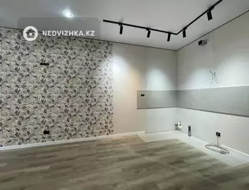 1-комнатная квартира, этаж 2 из 3, 35 м², миниатюра 3
