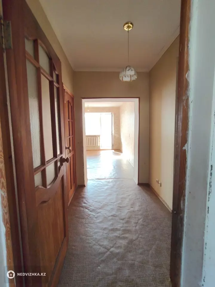 1-комнатная квартира, этаж 3 из 5, 47 м², фотография 3