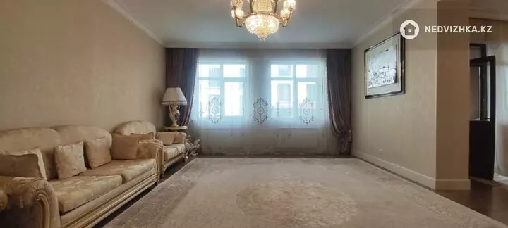 5-комнатная квартира, этаж 2 из 7, 280 м², фотография 4