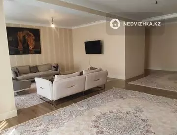 5-комнатная квартира, этаж 2 из 7, 280 м², миниатюра 2
